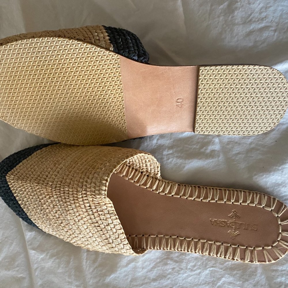 Sandals - Picture 2 of 4